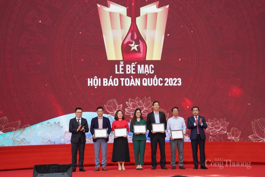 Bế mạc Hội báo toàn quốc năm 2023: Báo Công Thương giành giải C – Bìa báo Tết ấn tượng Bế mạc Hội báo toàn quốc năm 2023: Báo Công Thương giành giải C – Bìa báo Tết ấn tượng