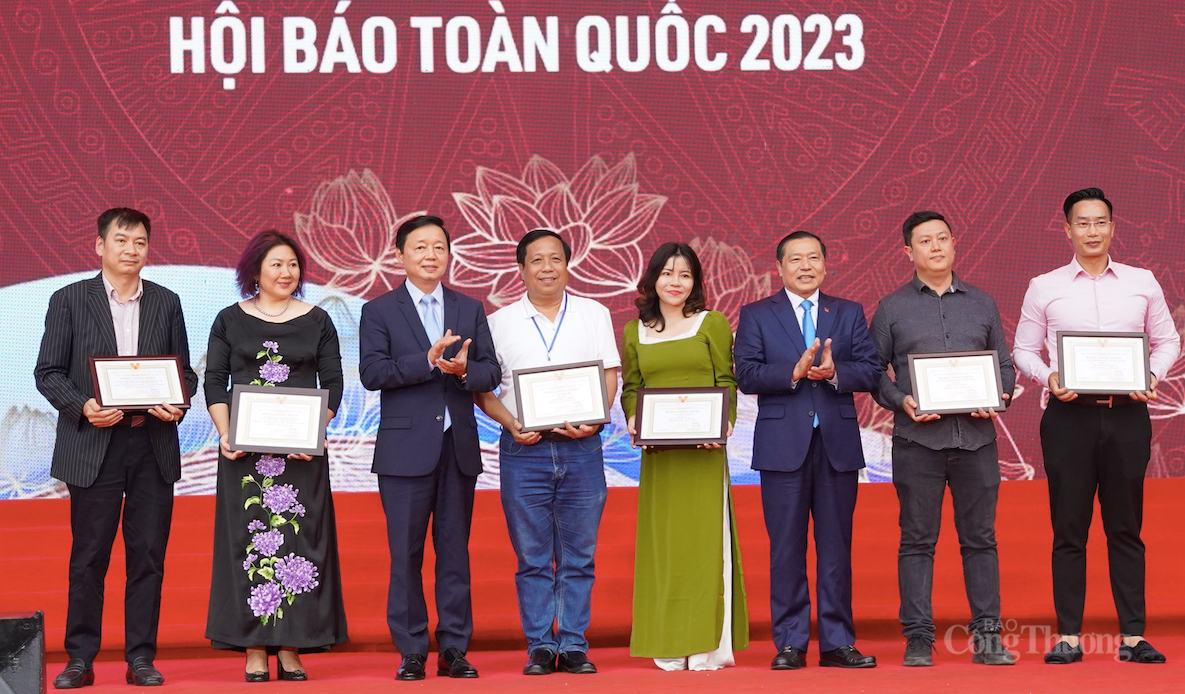 Bế mạc Hội báo toàn quốc năm 2023: Báo Công Thương giành giải C – Bìa báo Tết ấn tượng Bế mạc Hội báo toàn quốc năm 2023: Báo Công Thương giành giải C – Bìa báo Tết ấn tượng