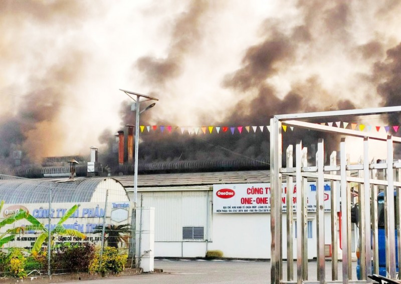 Thừa Thiên Huế: Đang chữa cháy tại Công ty One One miền Trung