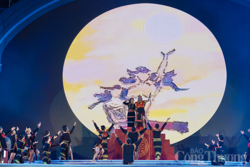 Ca kịch "Khát vọng Dam Săn": Tiếng vọng từ đại ngàn Ca kịch "Khát vọng Dam Săn": Tiếng vọng từ đại ngàn