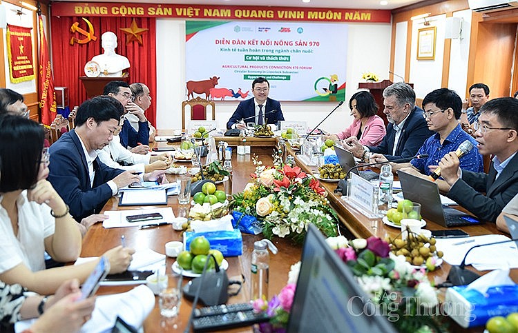 Toàn cảnh Diễn đàn Toàn cảnh Diễn đàn