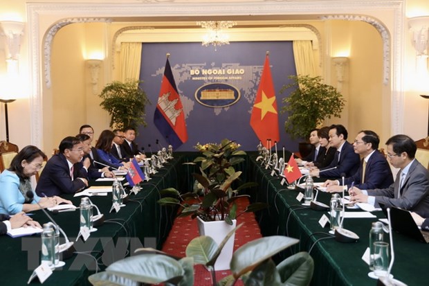 Tiếp tục duy trì trao đổi, các cơ chế song phương Việt Nam-Campuchia hình ảnh 2 Tiep tuc duy tri trao doi, cac co che song phuong Viet Nam-Campuchia hinh anh 2