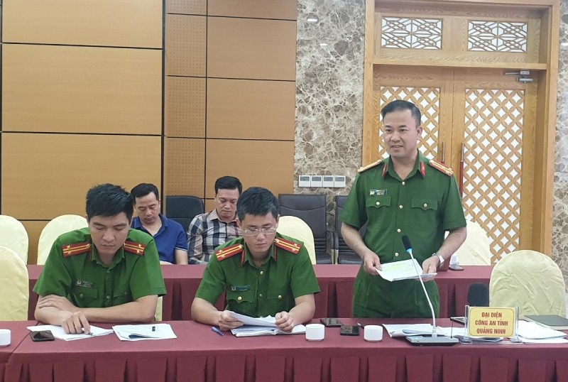 Lãnh đạo Phòng Cảnh sát PCCC và CHCN, Công an tỉnh Quảng Ninh thông tin về công tác PCCC trên địa bàn tại hội nghị Lãnh đạo Phòng Cảnh sát PCCC và CHCN, Công an tỉnh Quảng Ninh thông tin về công tác PCCC trên địa bàn tại hội nghị