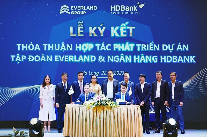 Tập đoàn Everland và Ngân hàng HDBank ký thỏa thuận hợp tác phát triển dự án Tập đoàn Everland và Ngân hàng HDBank ký thỏa thuận hợp tác phát triển dự án