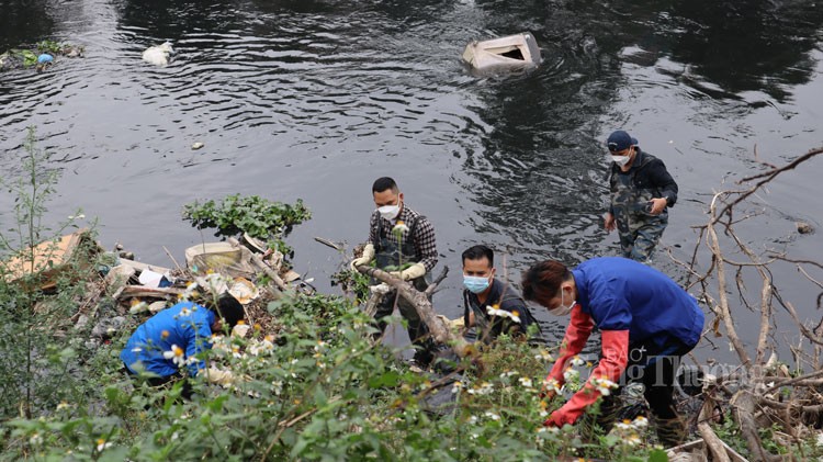 Hà Nội xanh và quyết tâm “hồi sinh” những con sông ô nhiễm tại Hà Nội Hà Nội xanh và quyết tâm “hồi sinh” những con sông ô nhiễm tại Hà Nội