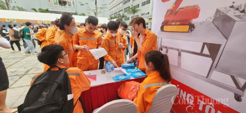 5000 cơ hội việc làm cho sinh viên trong Ngày hội việc làm UNETI 2023 5000 cơ hội việc làm cho sinh viên trong Ngày hội việc làm UNETI 2023