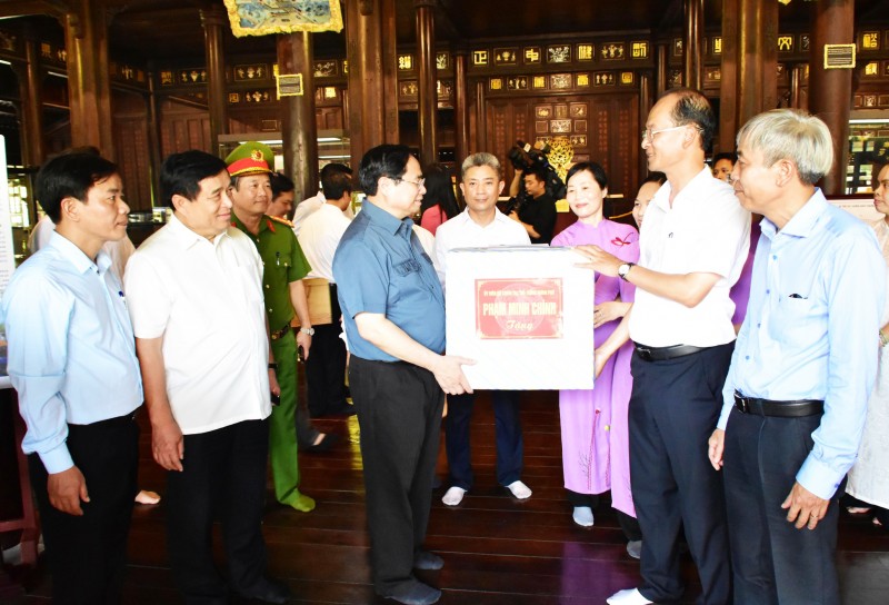 Nhiều hoạt động của Thủ tướng Chính phủ trong chuyến thăm và làm việc tại Thừa Thiên Huế