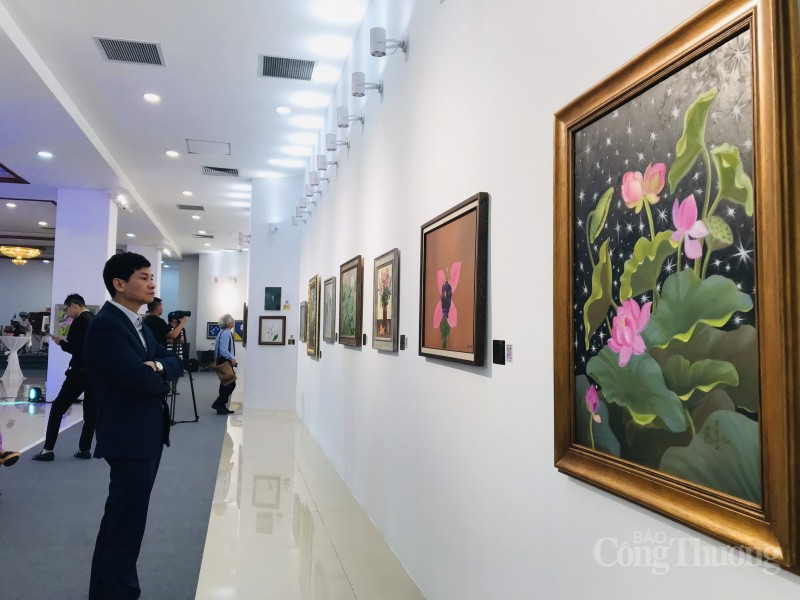 Độc đáo 75 bức hoạ tôn vinh vẻ đẹp thuần khiết của hoa sen Độc đáo 75 bức hoạ tôn vinh vẻ đẹp thuần khiết của hoa sen