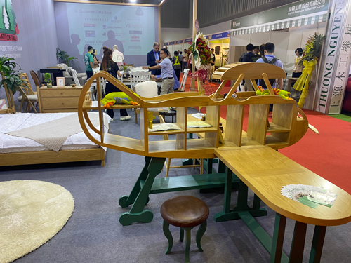 Đẩy mạnh xuất khẩu gỗ cao cấp - Ảnh 1. Đẩy mạnh xuất khẩu gỗ cao cấp - Ảnh 1.