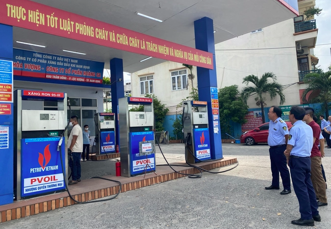 Xuất hiện xăng dầu kém chất lượng, Tổng cục Quản lý thị trường tăng cường xử lý