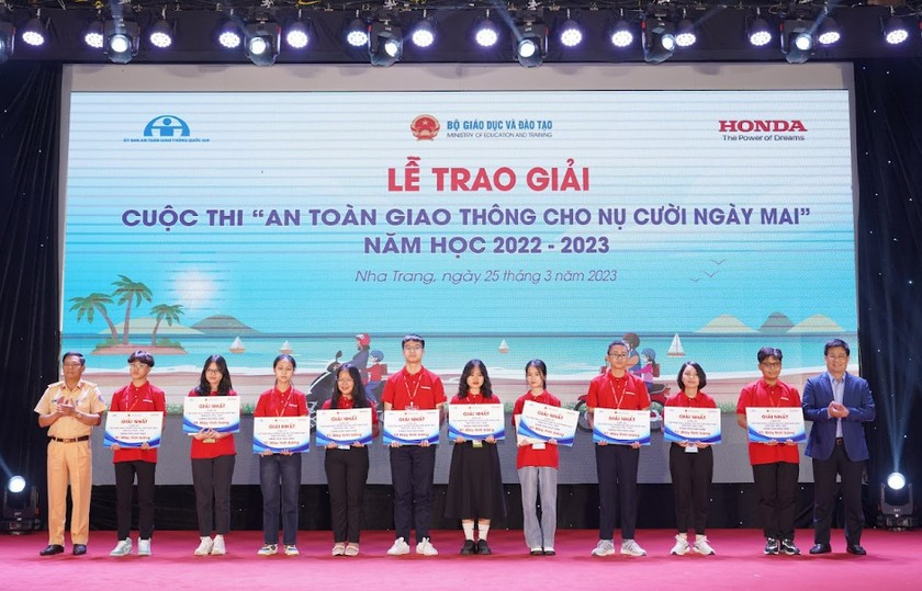 Trao giải cuộc thi “An toàn giao thông cho nụ cười ngày mai” năm học 2022 – 2023 ảnh 2