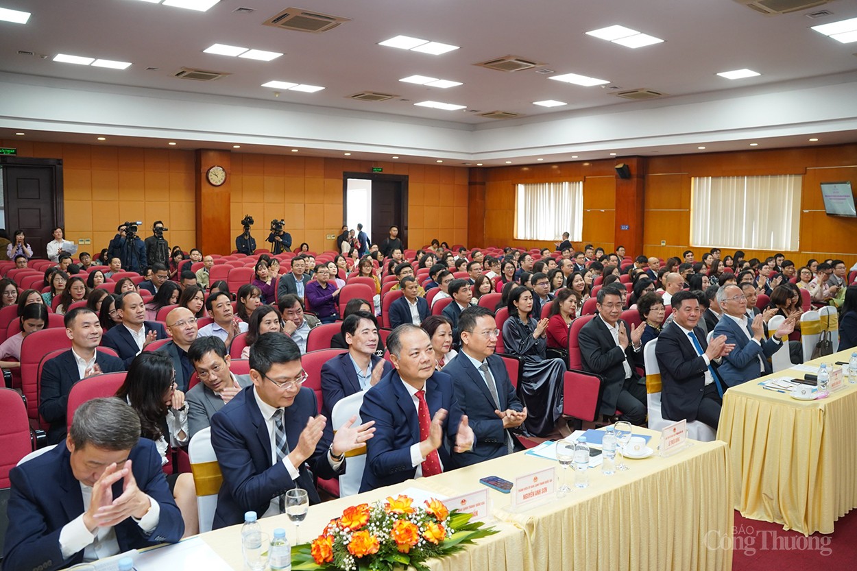 Công bố quyết định bổ nhiệm Chủ tịch Ủy ban Cạnh tranh quốc gia