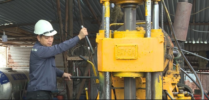 Vận hành thiết bị khoan máy địa chất Vận hành thiết bị khoan máy địa chất