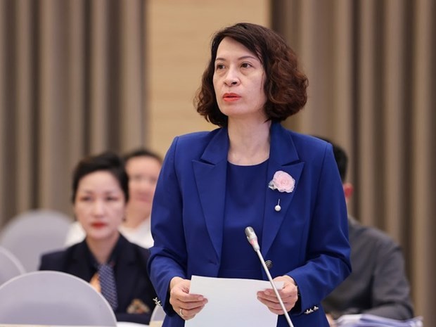 Thứ trưởng Bộ Y tế Nguyễn Thị Liên Hương trả lời tại buổi họp báo Thứ trưởng Bộ Y tế Nguyễn Thị Liên Hương trả lời tại buổi họp báo