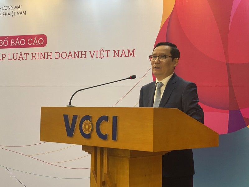 Chính sách pháp luật kinh doanh vẫn thiếu đồng bộ và mang tính “giật cục”