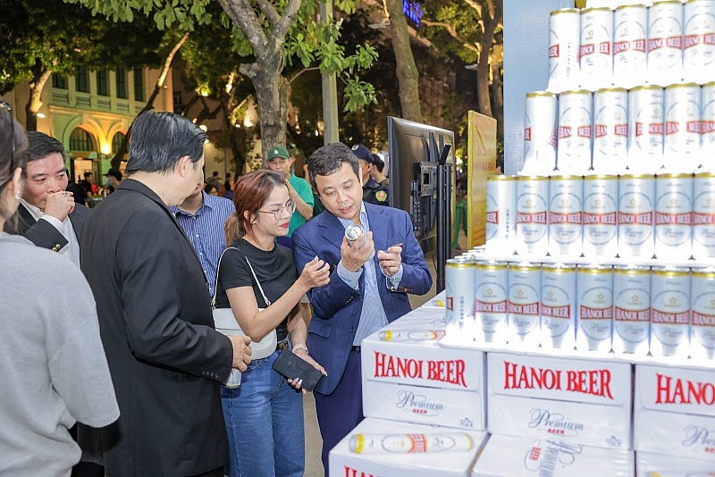Gian hàng Bia Hà Nội thu hút du khách tại Lễ hội Du lịch Hà Nội 2023 Gian hàng Bia Hà Nội thu hút du khách tại Lễ hội Du lịch Hà Nội 2023