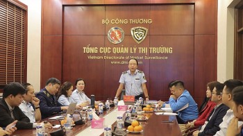 Thanh niên Quản lý thị trường với pháp luật về thương mại điện tử