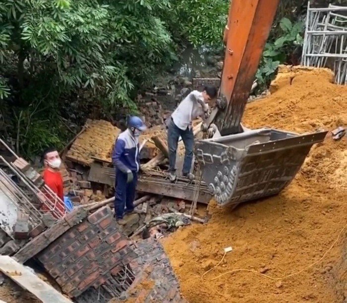 Hiện trường vụ sạt, lở bờ kè khiến 2 lao động thương vong