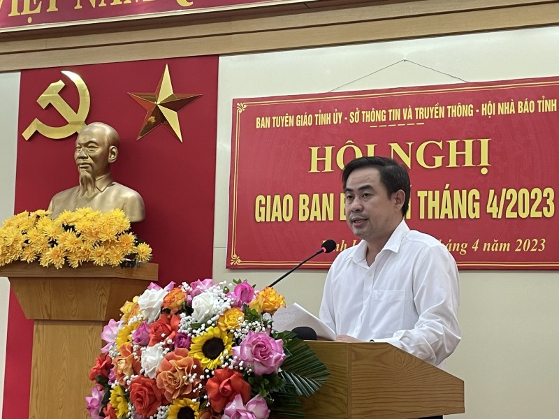 Ông Đỗ Đình Minh - Chi cục trưởng Chi cục Thủy sản, Sở Nông nghiệp và Phát triển Nông thôn tỉnh Quảng Ninh phát biểu tại hội nghị Ông Đỗ Đình Minh - Chi cục trưởng Chi cục Thủy sản, Sở Nông nghiệp và Phát triển Nông thôn tỉnh Quảng Ninh phát biểu tại hội nghị