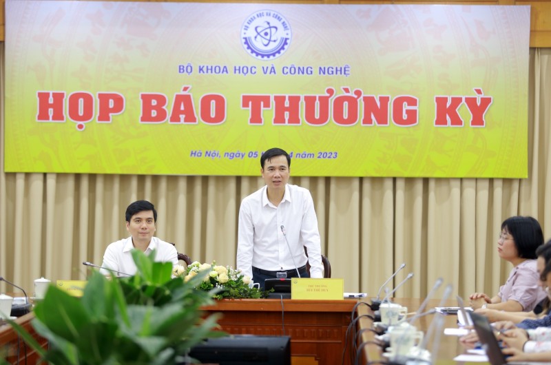 Thứ trưởng Khoa học và Công nghệ Bùi Thế Duy chia sẻ trong buổi họp báo thường kỳ quý I/2023 Thứ trưởng Khoa học và Công nghệ Bùi Thế Duy chia sẻ trong buổi họp báo thường kỳ quý I/2023