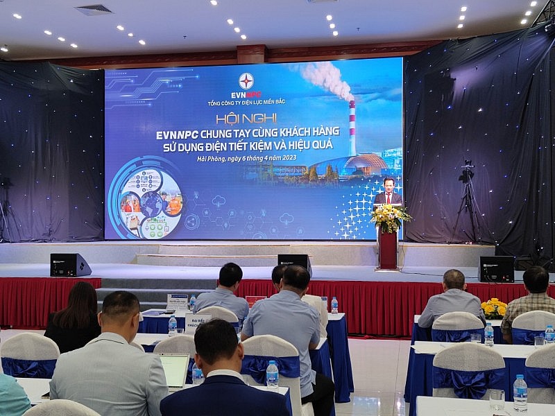 EVNNPC đẩy mạnh chương trình tiết kiệm điện và điều chỉnh phụ tải EVNNPC đẩy mạnh chương trình tiết kiệm điện và điều chỉnh phụ tải