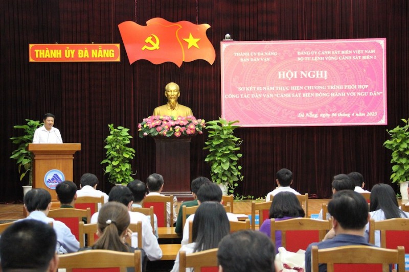 Chương trình “Cảnh sát biển đồng hành với ngư dân” là cơ sở, nền tảng xây dựng thế trận lòng dân trên biển Chương trình “Cảnh sát biển đồng hành với ngư dân” là cơ sở, nền tảng xây dựng thế trận lòng dân trên biển