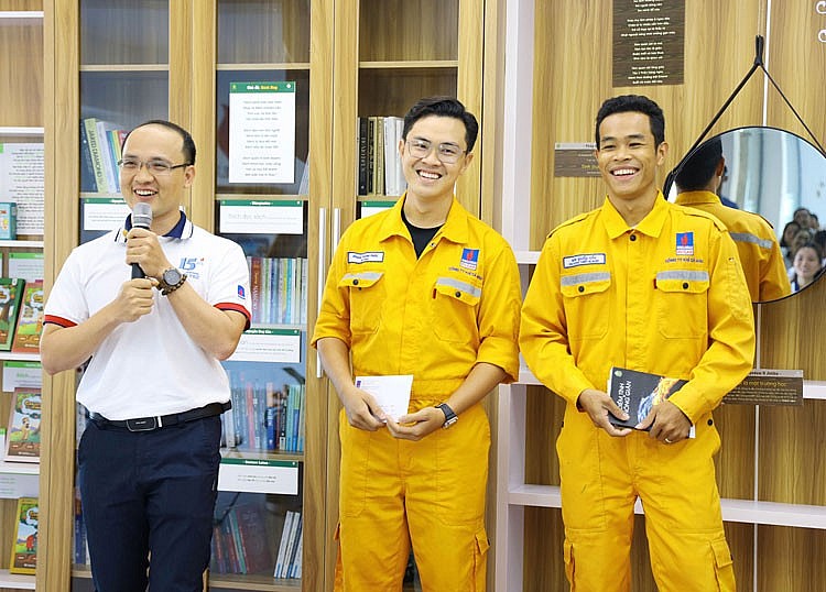 Lan tỏa Văn hóa đọc tại Công ty Khí Cà Mau