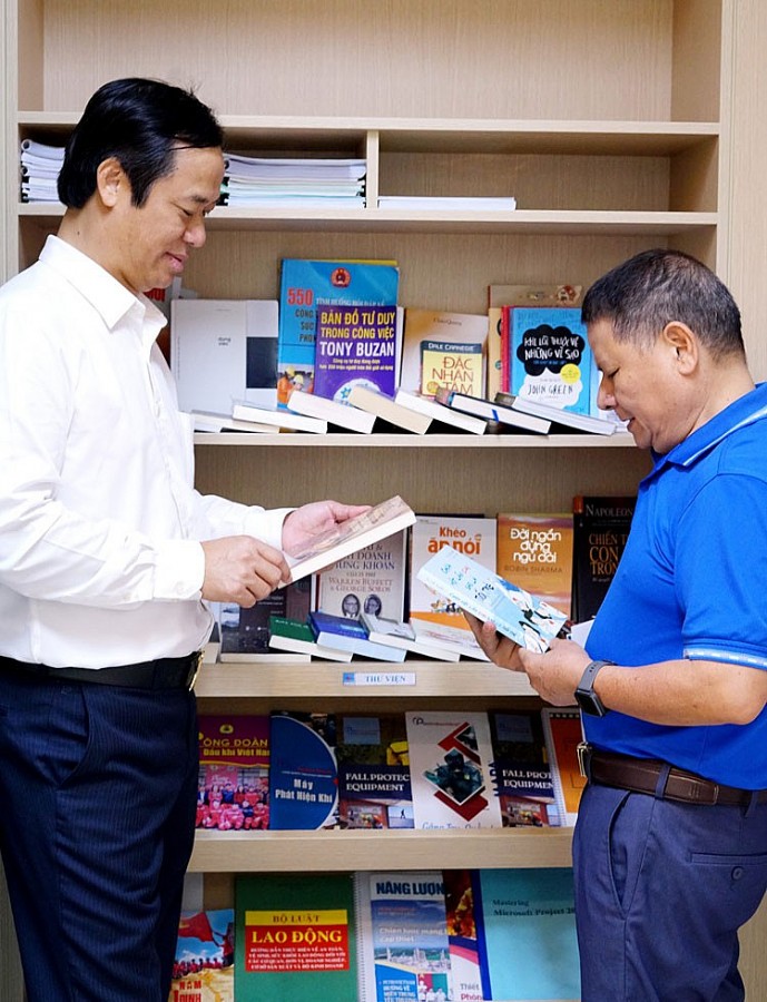 Lan tỏa Văn hóa đọc tại Công ty Khí Cà Mau