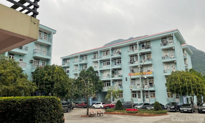 Khu tập thể công nhân của Công ty Than Quang Hanh Khu tập thể công nhân của Công ty Than Quang Hanh