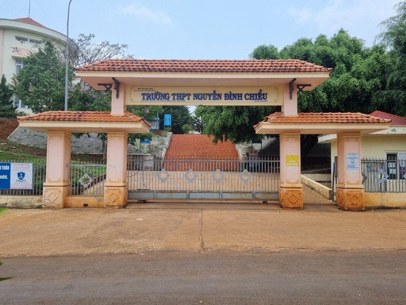 Trường THPT Nguyễn Đình Chiểu (tại xã Đắk Ru, huyện Đắk R'Lấp, tỉnh Đắk Nông) - Ảnh: L.V Trường THPT Nguyễn Đình Chiểu (tại xã Đắk Ru, huyện Đắk R'Lấp, tỉnh Đắk Nông) - Ảnh: L.V