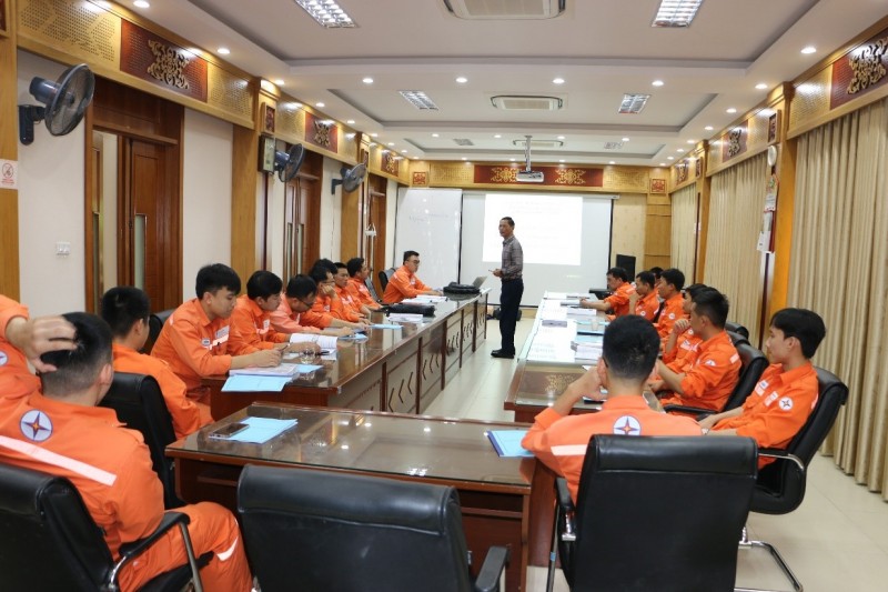 Toàn cảnh lực lượng sơ cứu cấp cứu tham gia lớp học Toàn cảnh lực lượng sơ cứu cấp cứu tham gia lớp học