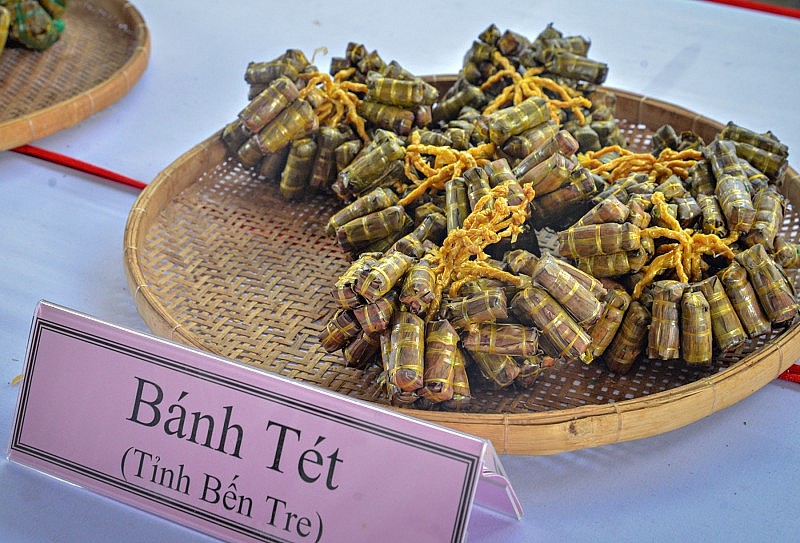 Lễ hội bánh dân gian Nam Bộ lần thứ 10 năm 2023 150 nghệ nhân đến từ 22 tỉnh, thành phố trong cả nước tham gia.