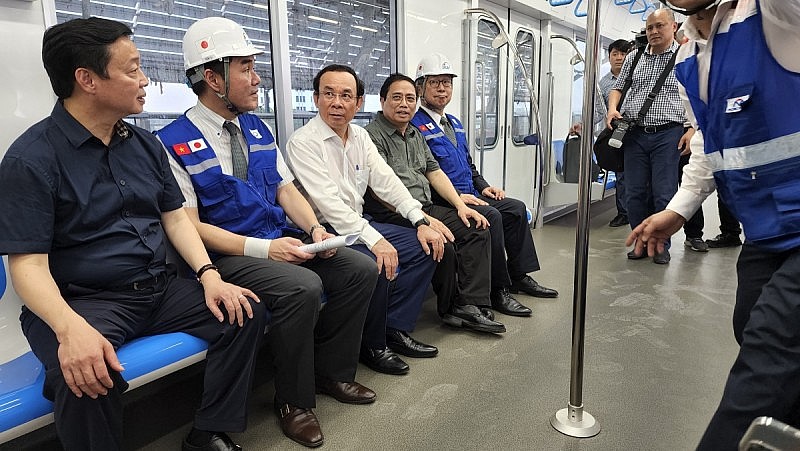 Thủ tướng Phạm Minh Chính kiểm tra các công trình trọng điểm tại TP.HCM Thủ tướng Phạm Minh Chính kiểm tra các công trình trọng điểm tại TP.HCM