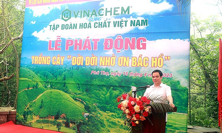 Vinachem phát động lễ trồng cây “Đời đời nhớ ơn Bác Hồ” tại Đền Hùng - Phú Thọ