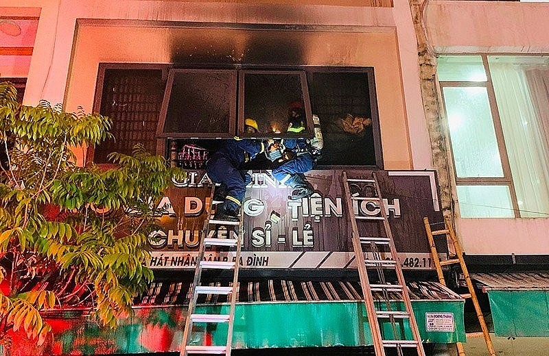 Thanh Hóa: Hỏa hoạn trên phố Nguyễn Văn Huyên khiến 2 người tử vong Thanh Hóa: Hỏa hoạn trên phố Nguyễn Văn Huyên khiến 2 người tử vong