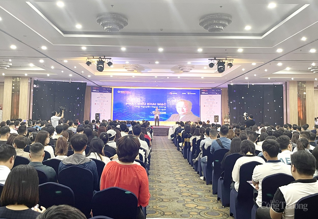 Diễn đàn toàn cảnh Thương mại điện tử Việt Nam 2023 - “Smart E-commerce”