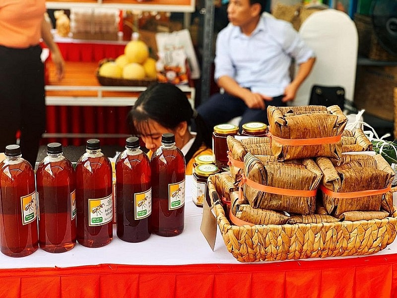 Thanh Hóa: Trưng bày 36 gian hàng OCOP phục vụ du khách về với biển Sầm Sơn Thanh Hóa: Trưng bày 36 gian hàng OCOP phục vụ du khách về với biển Sầm Sơn
