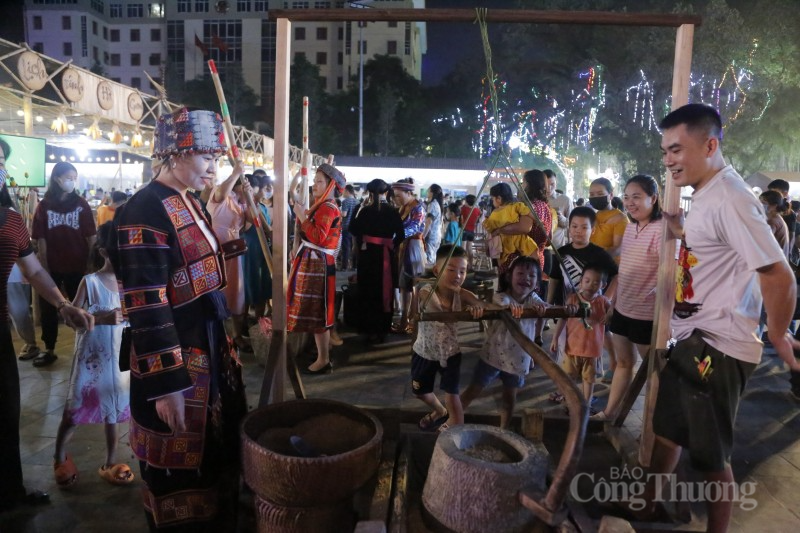 Hà Giang: Khai mạc Festival Khèn Mông và Lễ hội văn hóa ẩm thực ba miền Hà Giang: Khai mạc Festival Khèn Mông và Lễ hội văn hóa ẩm thực ba miền