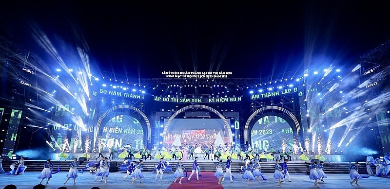 Đêm Sầm Sơn Thăng hoa và Tỏa sáng với nhiều chương trình nghệ thuật đặc sắc Đêm Sầm Sơn Thăng hoa và Tỏa sáng với nhiều chương trình nghệ thuật đặc sắc