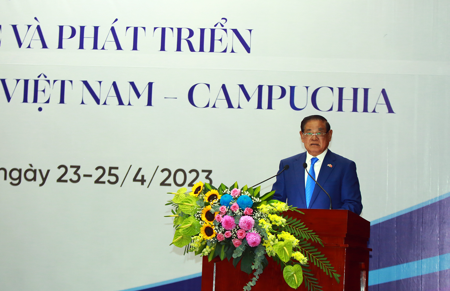 Việt Nam, Campuchia nhất trí thúc đẩy kết nối cửa khẩu với các trung tâm kinh tế lớn - Ảnh 4. Việt Nam, Campuchia nhất trí thúc đẩy kết nối cửa khẩu với các trung tâm kinh tế lớn - Ảnh 4.