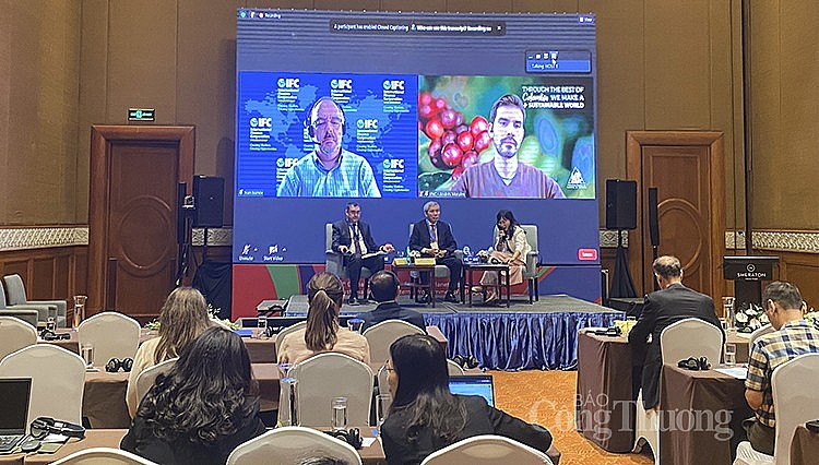 Toàn cảnh phiên họp Toàn cảnh phiên họp