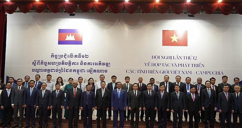 Thúc đẩy hợp tác thương mại giữa các tỉnh biên giới Việt Nam - Campuchia Thúc đẩy hợp tác thương mại giữa các tỉnh biên giới Việt Nam - Campuchia