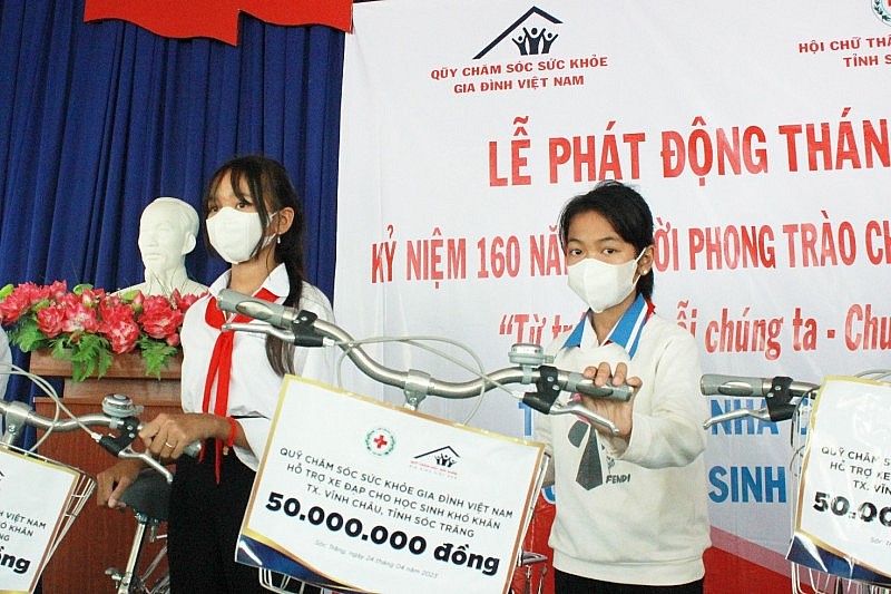 Quỹ CSSK Gia Đình Việt Nam đồng hành cùng Tháng Nhân đạo Quốc gia năm 2023 Quỹ CSSK Gia Đình Việt Nam đồng hành cùng Tháng Nhân đạo Quốc gia năm 2023