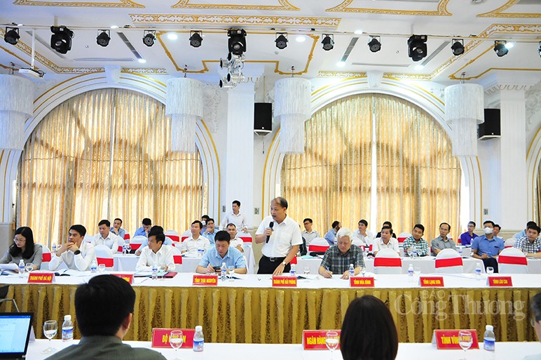 Đại diện Sở Công Thương đóng góp ý kiến tại Hội nghị Đại diện Sở Công Thương đóng góp ý kiến tại Hội nghị