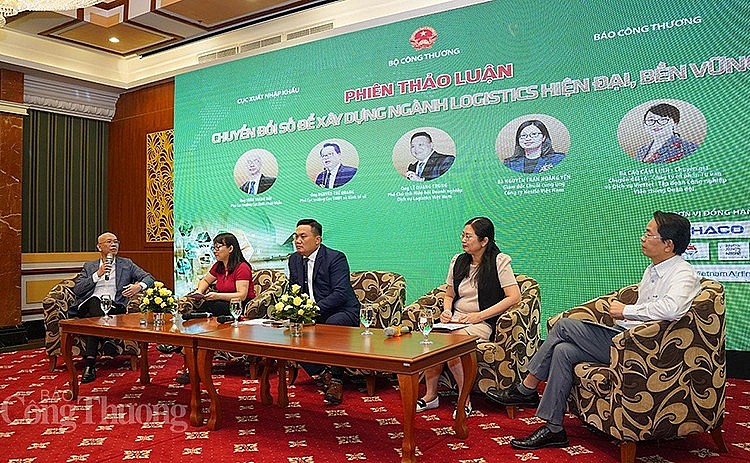 Các diễn giả tham dự Phiên 2 Hội thảo Các diễn giả tham dự Phiên 2 Hội thảo