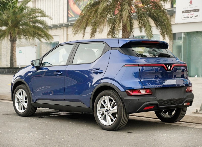 Cản sau thiết kế hầm hố, khoẻ khoắn của VF 5 Plus. Cản sau thiết kế hầm hố, khoẻ khoắn của VF 5 Plus.