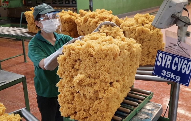 xuất khẩu sang Trung Quốc chiếm tới 99,69% về lượng và chiếm 99,54% về trị giá trong tổng xuất khẩu hỗn hợp cao su tự nhiên và cao su tổng hợp xuất khẩu sang Trung Quốc chiếm tới 99,69% về lượng và chiếm 99,54% về trị giá trong tổng xuất khẩu hỗn hợp cao su tự nhiên và cao su tổng hợp
