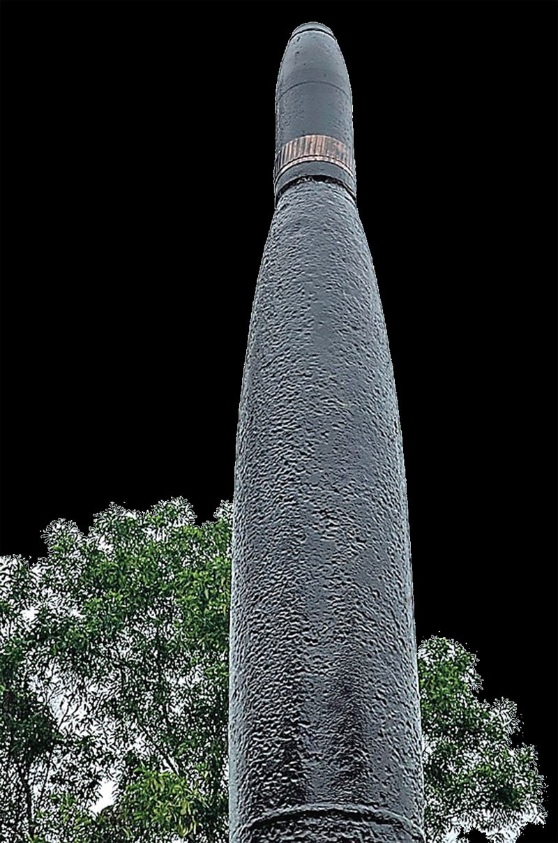 Độc đáo ngôi nhà được dựng bằng vỏ bom