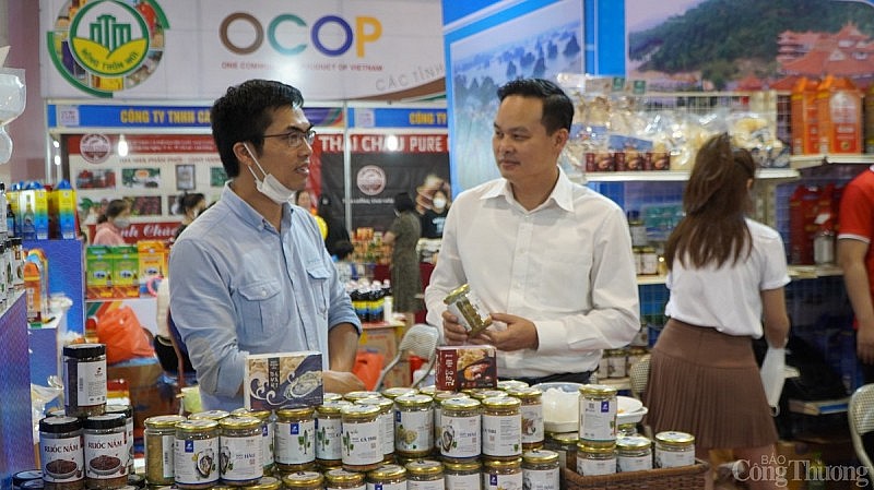 Đây là cơ hội cho các doanh nghiệp, cơ sở sản xuất, kinh doanh sản phẩm OCOP thúc đẩy doanh số bán hàng, đồng thời tăng cường tìm kiếm đối tác, mở rộng thị trường tiêu thụ sản phẩm.