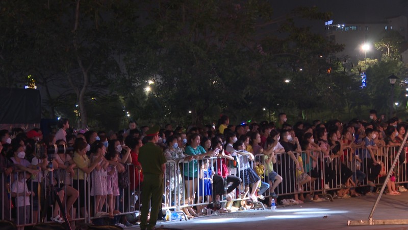 Mãn nhãn với màn bắn pháo hoa tầm cao trước ngày Giỗ Tổ Hùng Vương Mãn nhãn với màn bắn pháo hoa tầm cao trước ngày Giỗ Tổ Hùng Vương